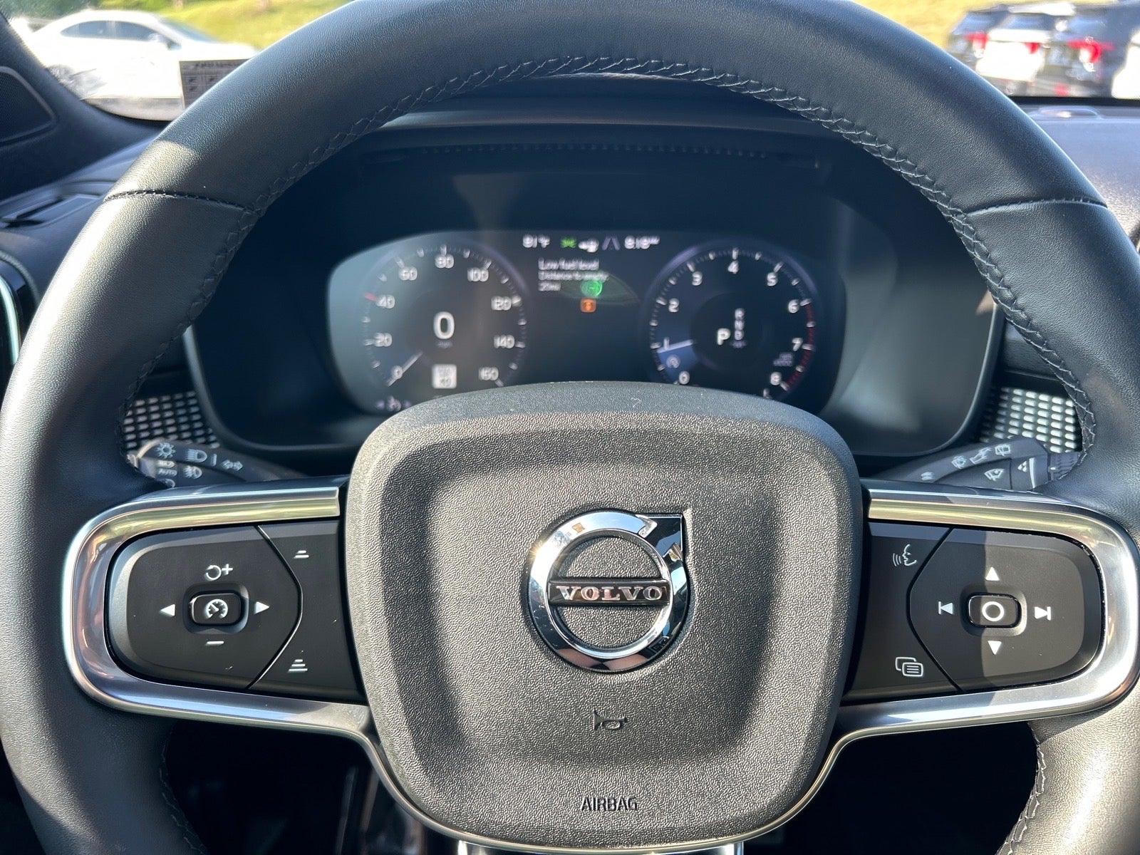 2022 Volvo XC40 R-Design