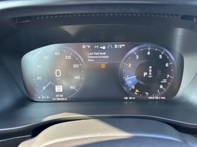 2022 Volvo XC40 R-Design