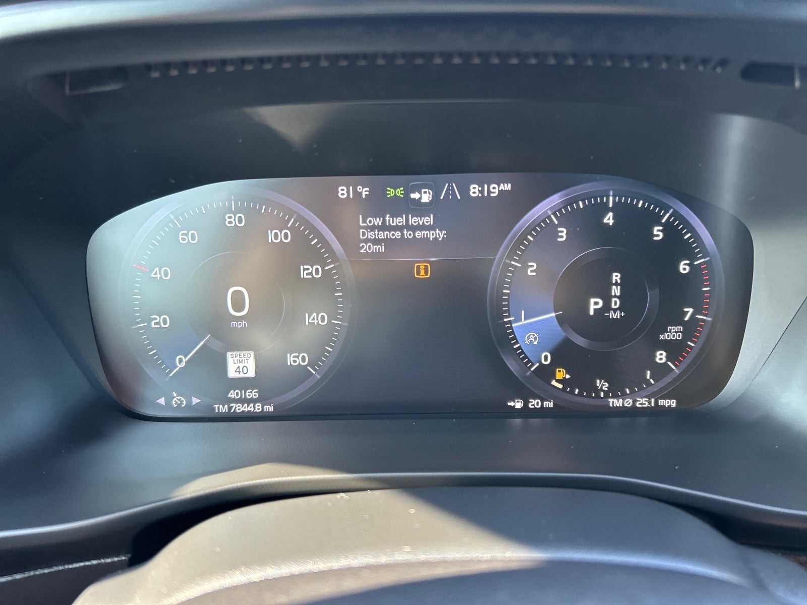 2022 Volvo XC40 R-Design
