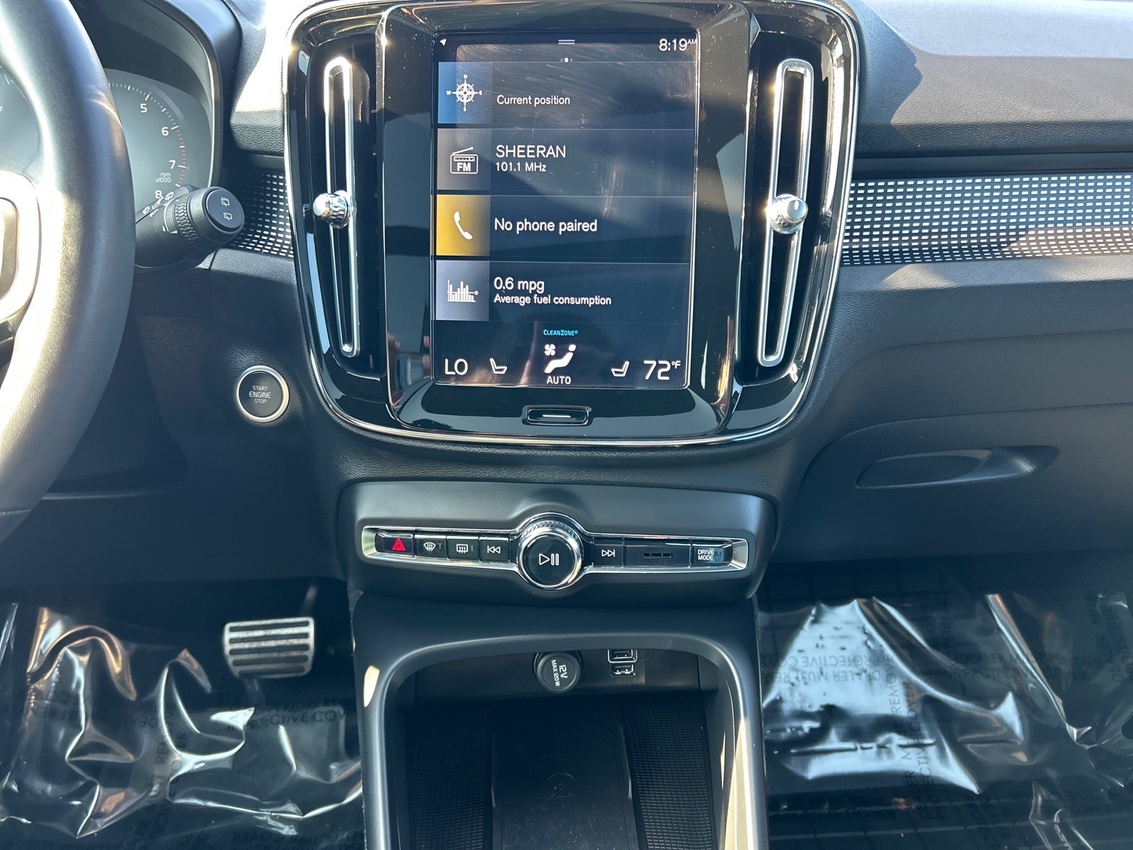 2022 Volvo XC40 R-Design