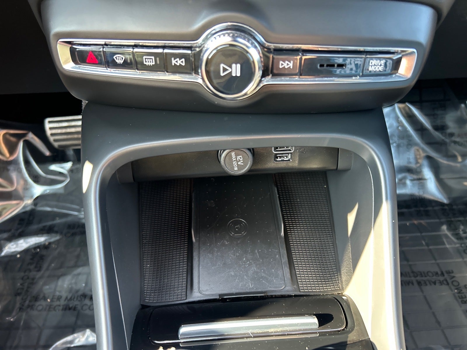 2022 Volvo XC40 R-Design