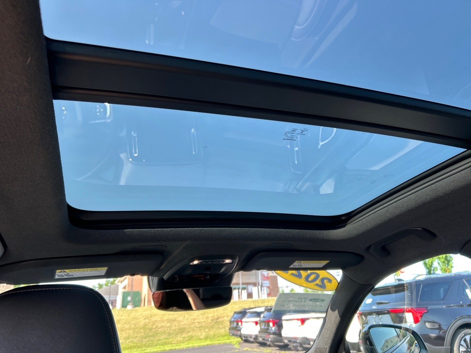 2022 Volvo XC40 R-Design